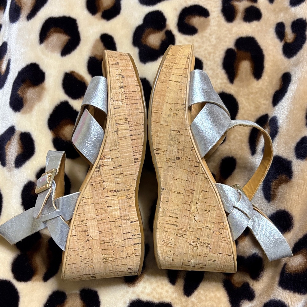 Stylish Silver Platform Sandals size 8 Kork Ease - Picture 7 of 8